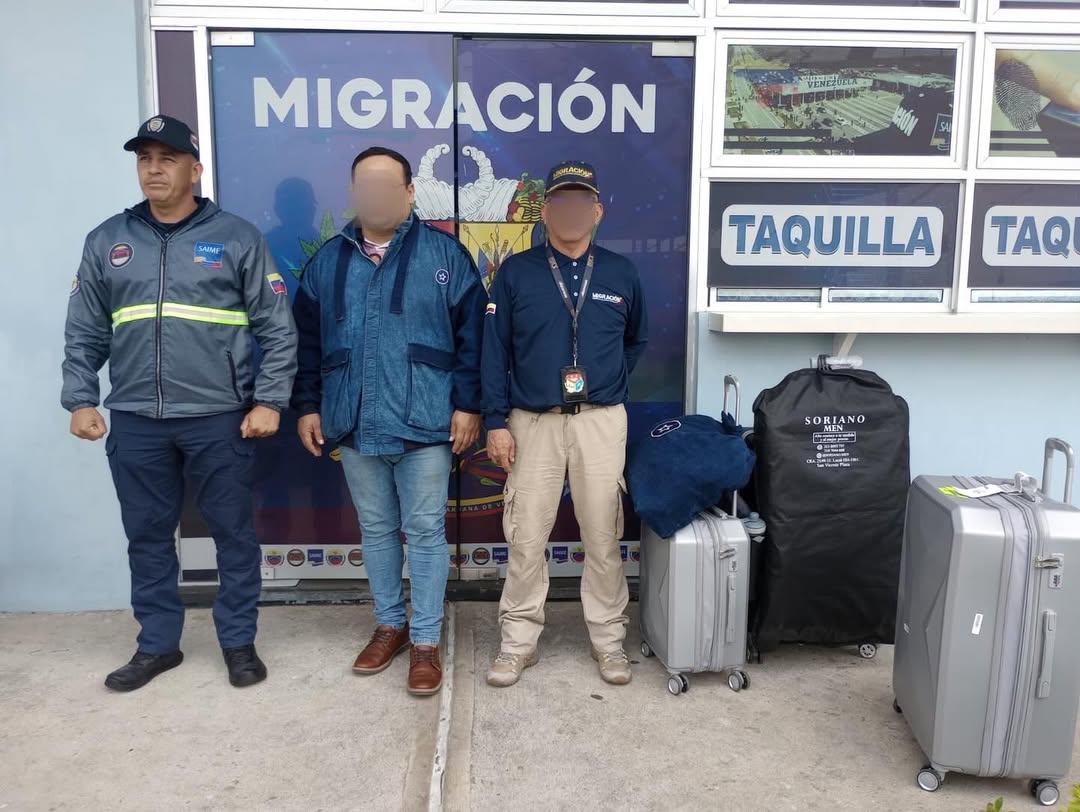 'Yo me llamo Gilberto Santa Rosa' no renunció al programa, lo capturó Migración El imitador de Gilberto Santa Rosa dijo que se retiraba del programa por motivos personales, pero en realidad fue deportado a su país.