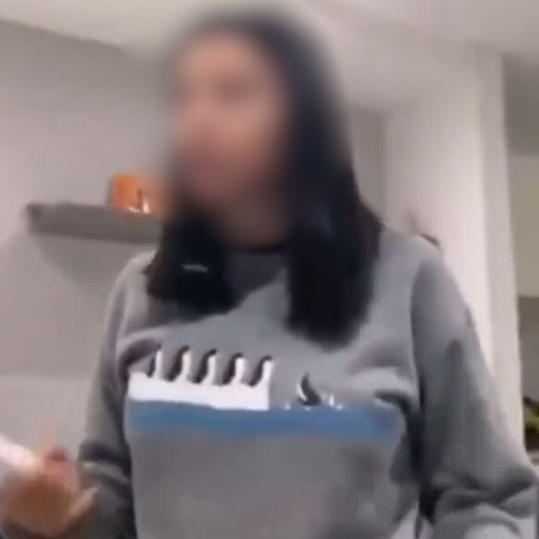 Aterrador video de una mujer amenazando a su pareja con un cuchillo 2 Aterrador video de una mujer amenazando a su pareja con un cuchillo El impactante video evidencia una situación de violencia y amenaza que no se puede normalizar.