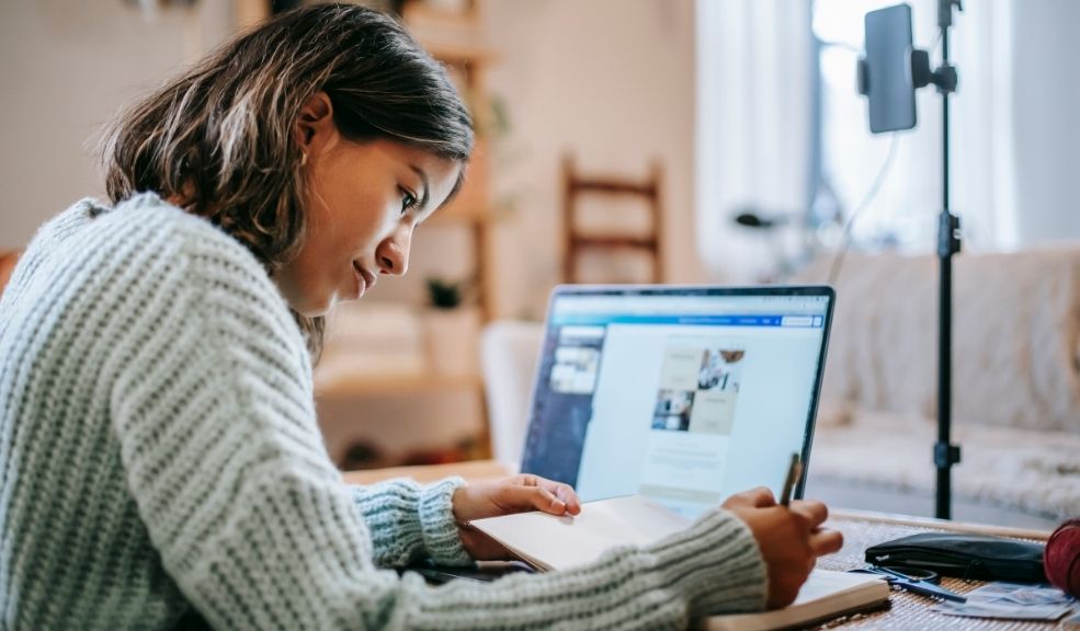 Bogotá ofrece becas y cursos gratuitos en universidades extranjeras La oferta incluye becas completas y descuentos significativos en universidades de países como Turquía, Italia, México y España.