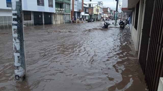 Cundinamarca está en calamidad pública por intensas lluvias 2 Cundinamarca está en calamidad pública por intensas lluvias La Gobernación de Cundinamarca declaró una calamidad pública por las fuertes lluvias que han caído en los últimos días.