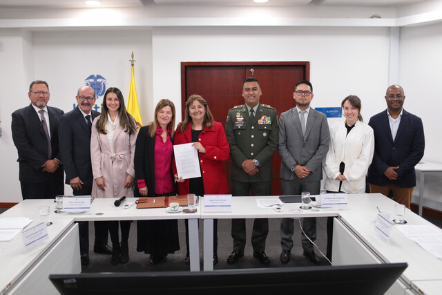Renunció la ministra de justicia, Ángela María Buitrago 1 Renunció la ministra de justicia, Ángela María Buitrago
