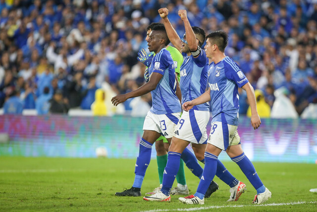Definidos los grupos de los cuadrangulares de la Liga Betplay. ¡Se vienen clásicos! 2 Definidos los grupos de los cuadrangulares de la Liga Betplay. ¡Se vienen clásicos! Millonarios se medirá contra sus dos clásicos rivales en el Grupo B, mientras que América no la tendrá fácil en la Zona A. Ya está definida la primera fecha de los cuadrangulares.