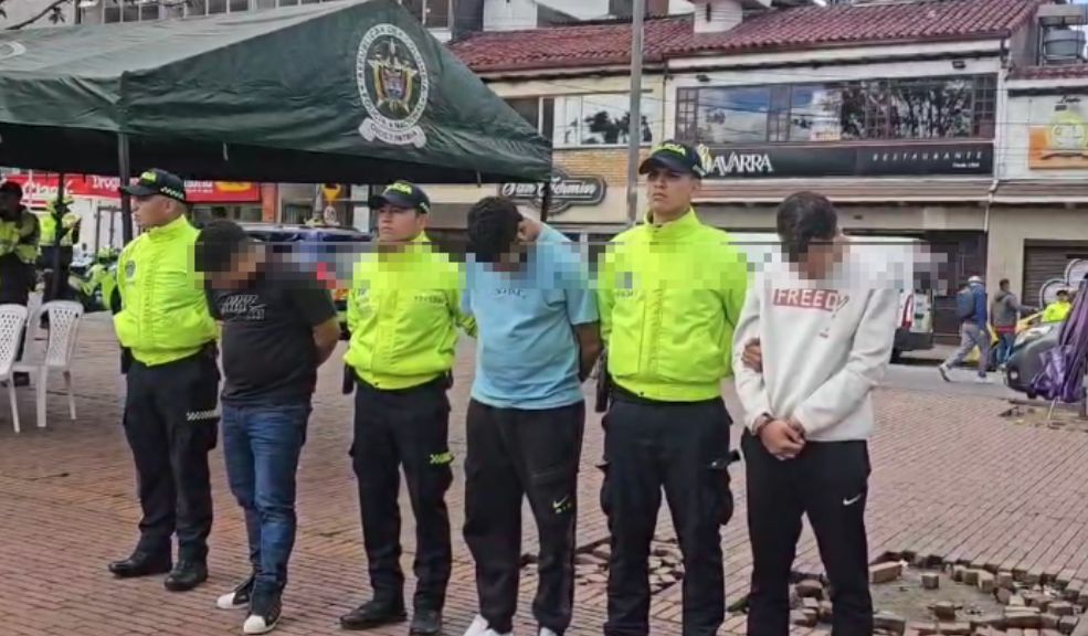 Capturan a tres integrantes de 'Los Rule' por hurto y tentativa de homicidio La Policía desarticuló a ‘Los Rule’, un grupo criminal que robaba en Bogotá, obtenía 120 millones mensuales y dejó tres capturados tras allanamientos.