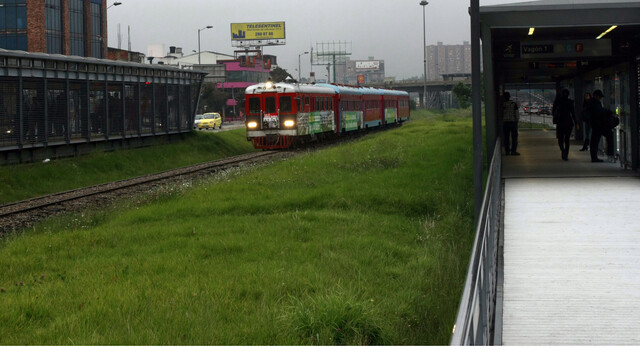 Tren de la Sabana atropelló a una persona al norte de Bogotá La víctima, cuya identidad no ha sido confirmada oficialmente, fue encontrada con un fuerte golpe en el lado derecho del cráneo.