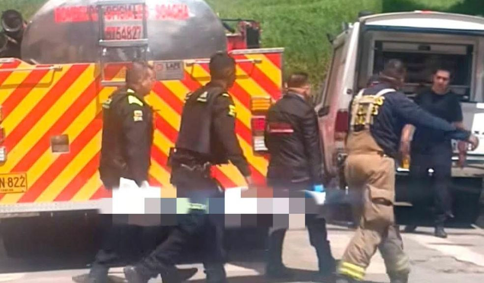 Hallaron un cuerpo sin vida de un hombre en zona boscosa de Soacha 8 Hallaron un cuerpo sin vida de un hombre en zona boscosa de Soacha El cuerpo fue hallado sobre las 10:00 am y la identidad de la víctima sigue siendo un completo misterio.