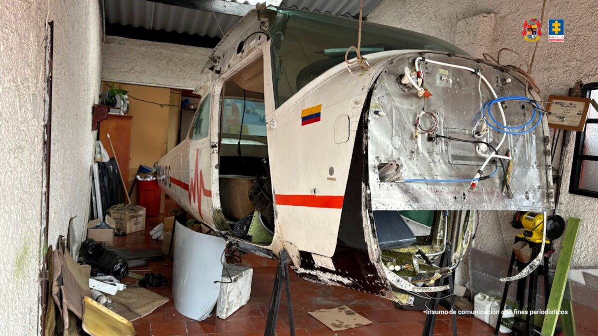 Descubren una avioneta modificada para mover cargamentos de cocaína