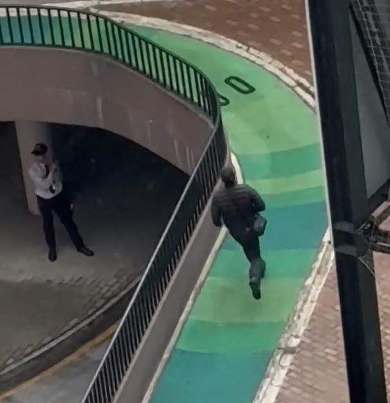 EN VIDEO: robo en Kennedy terminó en balacera 1 EN VIDEO: robo en Kennedy terminó en balacera