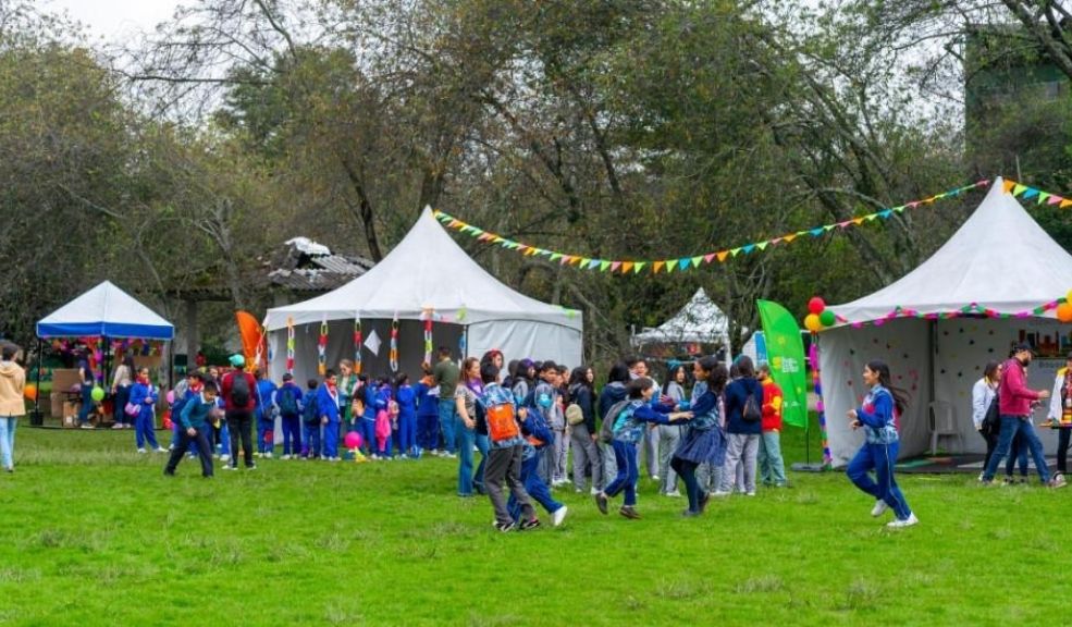 Estas son las fechas de vacaciones de mitad de año para colegios oficiales en 2025 Según lo establecido, los estudiantes de instituciones oficiales tendrán su receso entre el lunes 23 de junio y el viernes 11 de julio.