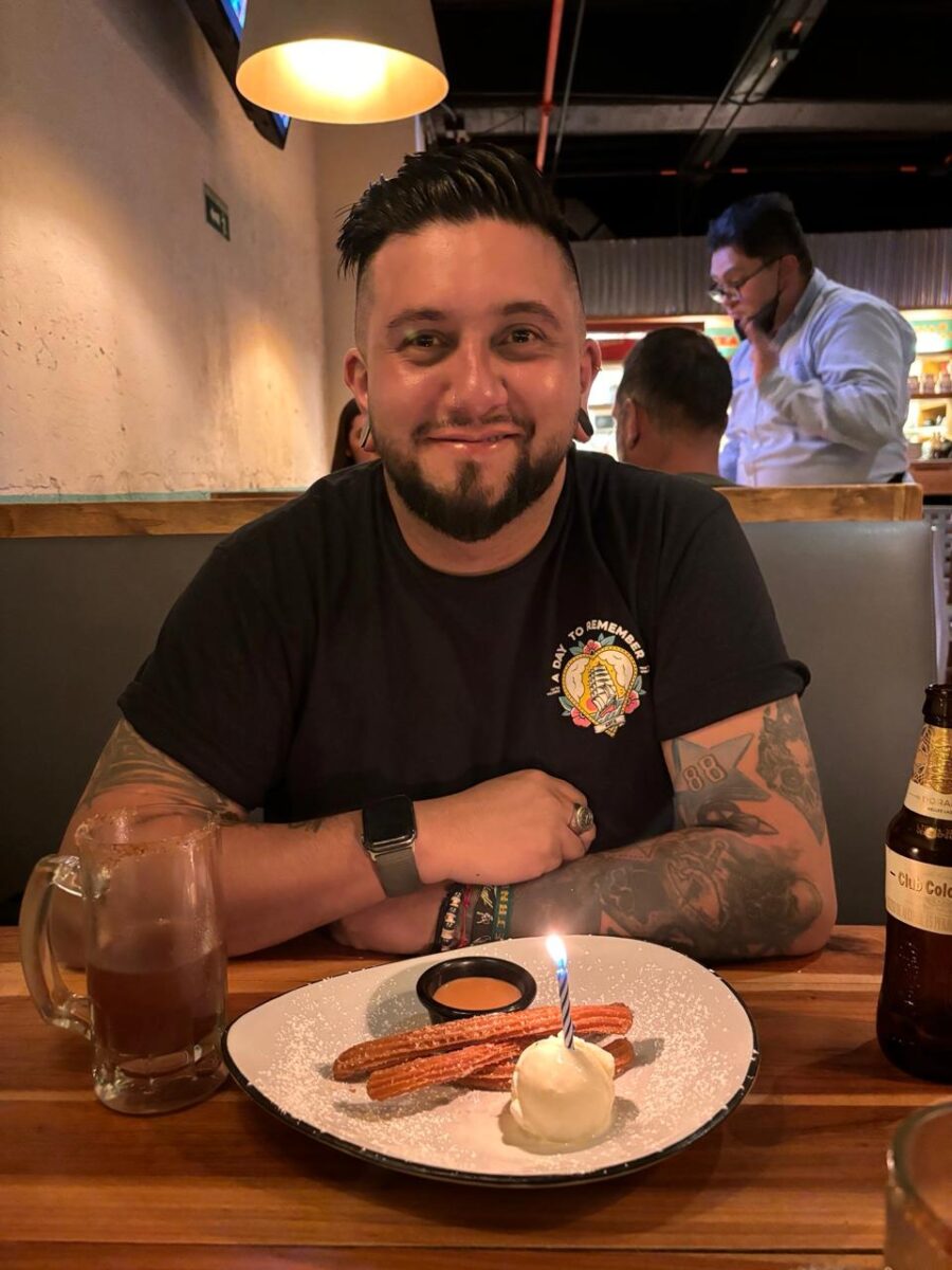 En Engativá le arrebataron la vida de Michael Quiroga en una ciclorruta 2 En Engativá le arrebataron la vida de Michael Quiroga en una ciclorruta Al parecer, Michael se movilizaba en bicicleta por la calle 26 con carrera 96 cuando fue atacado para robarlo.