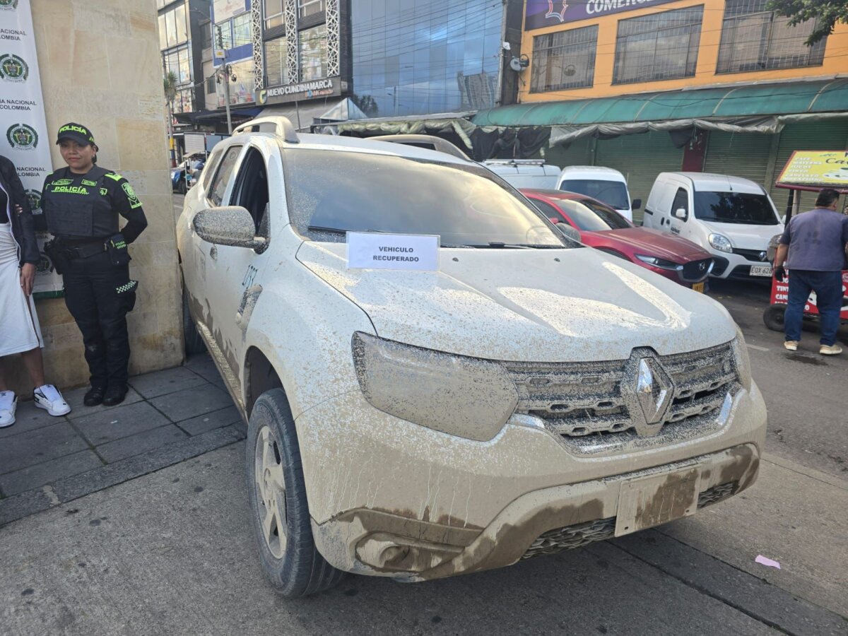 En Kennedy agarraron a 4 personas por presunto robo de un carro 1 En Kennedy agarraron a 4 personas por presunto robo de un carro
