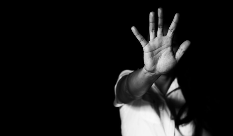 Feminicidio en Bosa: un hombre le quitó la vida a su pareja en una discusión Un hombre entró al conjunto residencial donde vivía su pareja, luego de una discusión la atacó con un arma blanca y le quitó la vida.