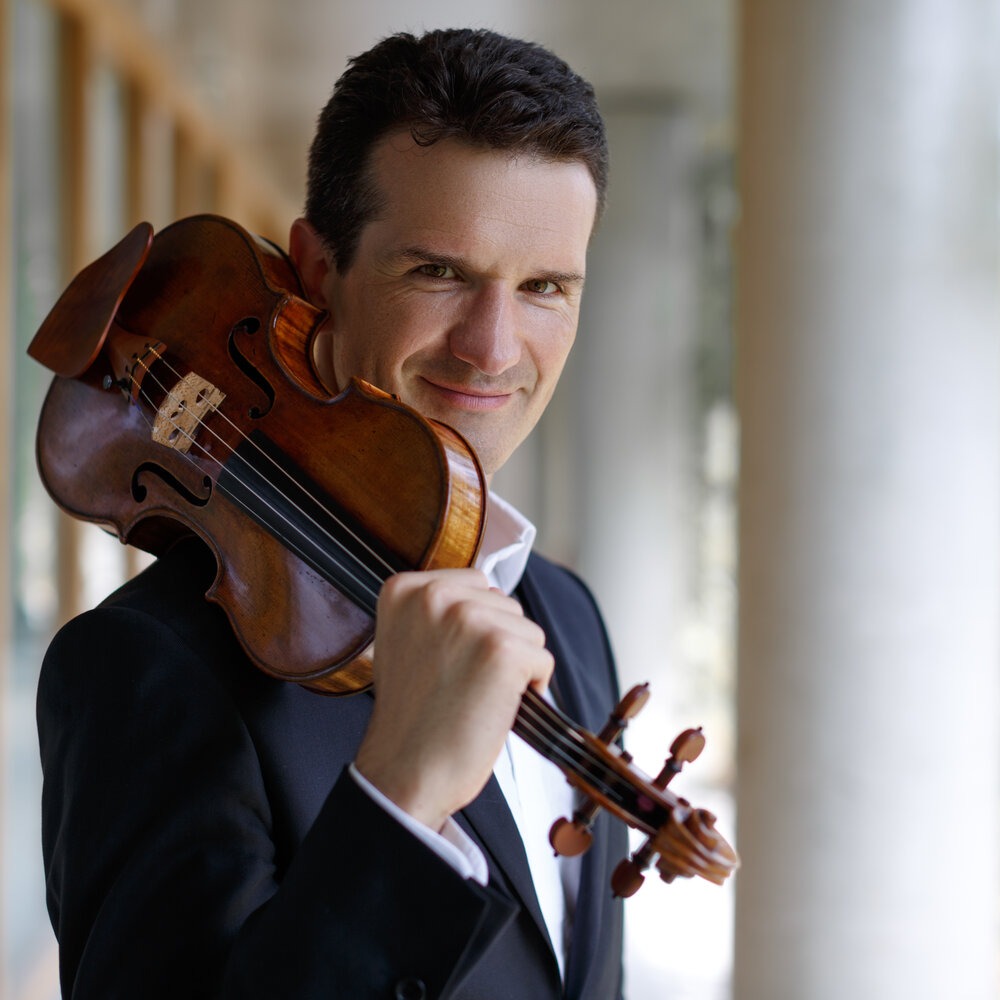 ¡Plan musical de lujo y gratis! La Filarmónica de Bogotá pondrá ritmo con Mozart, Paganini La Filarmónica de Bogotá ofrecerá hoy un concierto que incluye obras de Mozart, Paganini y Reger, bajo la dirección del colombiano Juan Pablo Valencia-Heredia y con la participación del violinista búlgaro Svetlin Roussev.