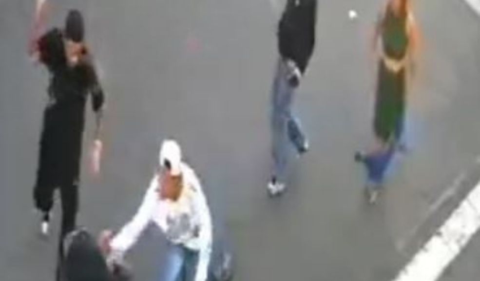 Joven perdió la vida tras violenta riña a puñal en San Cristóbal Un joven recibió una herida mortal causada por un arma cortopunzante durante el altercado. Los detalles sobre el origen de la pelea aún son materia de investigación.