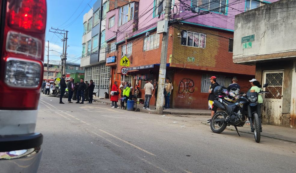 Kennedy: en una tienda de Llano Grande le quitaron la vida a dos mujeres Una de las personas heridas en Kennedy alcanzó a llegar con vida a un centro médico, pero luego perdió la vida. Las autoridades iniciaron las investigaciones.