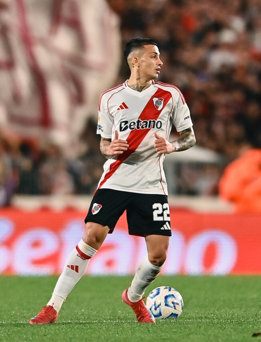 Las razones por las que Kevin Castaño tiene encantados a los hinchas de River Plate 2 Las razones por las que Kevin Castaño tiene encantados a los hinchas de River Plate ¡Qué nota! El volante colombiano Kevin Castaño la está rompiendo en River Plate. Acá te mostramos con números cómo se ve su gran momento.