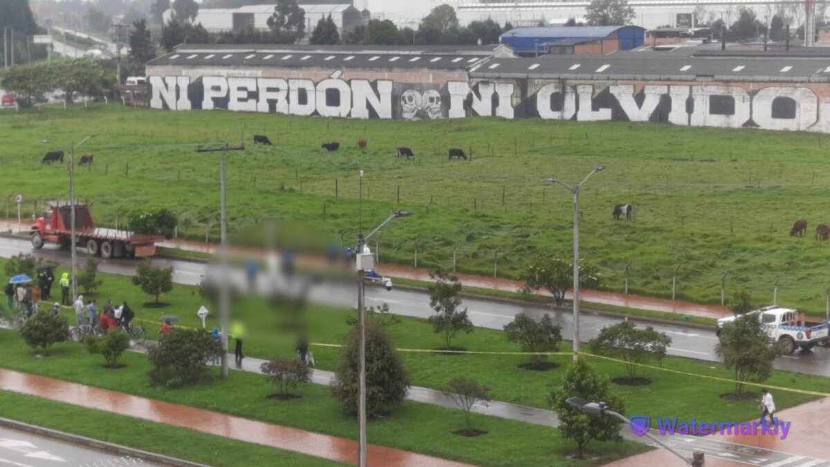 En Madrid: un peatón murió luego de ser arrollado 2 En Madrid: un peatón murió luego de ser arrollado En el sector de Madrid, donde murió el peatón, hay un puente peatonal en construcción, aún sin entregar.