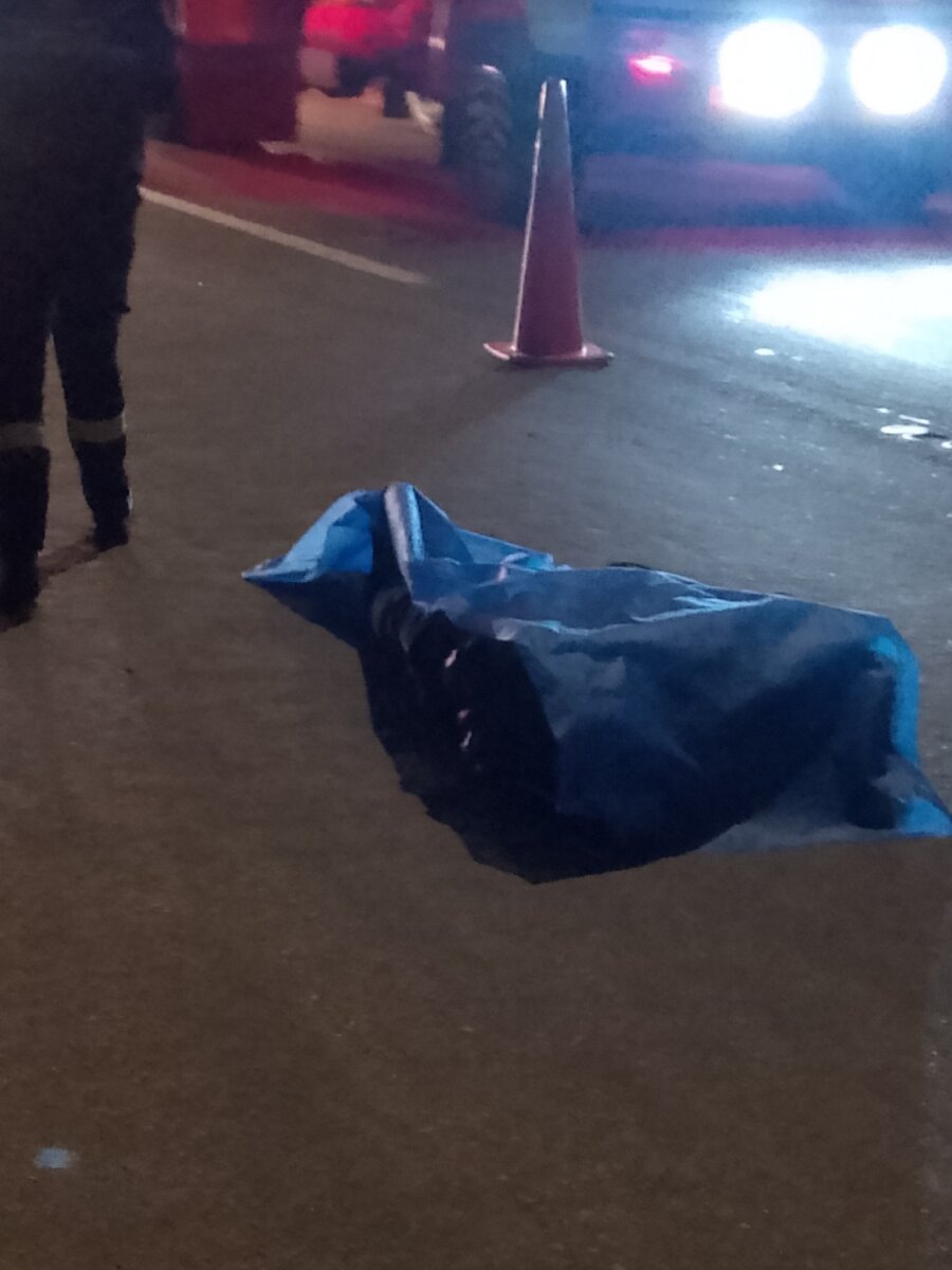 En Madrid: un peatón murió luego de ser arrollado 1 En Madrid: un peatón murió luego de ser arrollado En el sector de Madrid, donde murió el peatón, hay un puente peatonal en construcción, aún sin entregar.