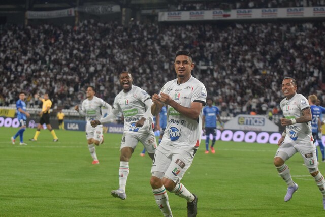 Millonarios se trajo un punto del Palogrande y mantiene su invicto en la Liga 1 Millonarios se trajo un punto del Palogrande y mantiene su invicto en la Liga Millonarios empató 2-2 con Once Caldas, como visitante, en la fecha 18 de la Liga. Le contamos cómo se desarrlló el encuentro.