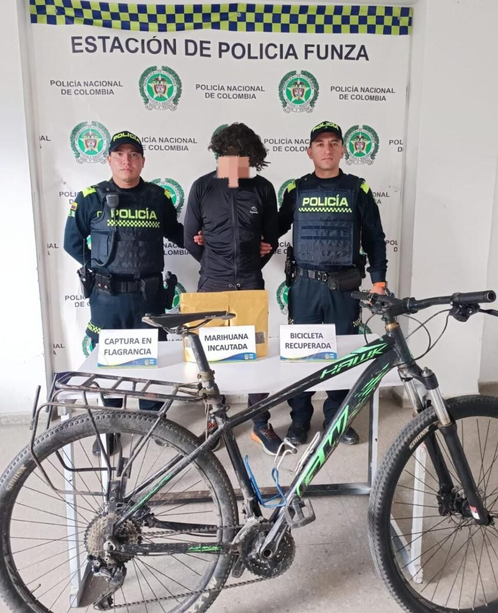 Policía reportó 9 capturas en Cundinamarca por diferentes delitos 2 Policía reportó 9 capturas en Cundinamarca por diferentes delitos La Policía de Cundinamarca realizó varias capturas en los municipios de Funza, Mosquera, Chía y Cajicá por diferentes delitos.
