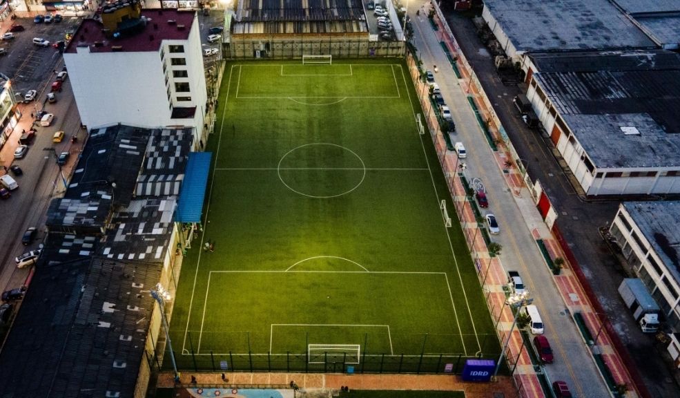 Renuevan canchas en Puente Aranda para fortalecer el deporte y la seguridad barrial Esta iniciativa, que forma parte del programa “Parques para el Bienestar”, busca ofrecer a la ciudadanía espacios seguros, sostenibles y modernos para el disfrute colectivo.