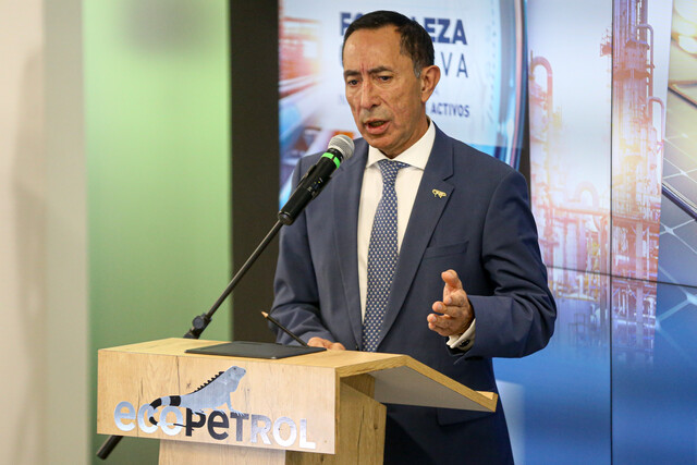 Duro golpe a Petro por irregularidades en su campaña presidencial 4 Duro golpe a Petro por irregularidades en su campaña presidencial La Procuraduría General de la Nación concluyó que la campaña presidencial de Gustavo Petro en 2022 vulneró los límites de ingresos y gastos establecidos por la ley, omitiendo reportes por más de $5.355 millones y recibiendo financiación de fuentes prohibidas.