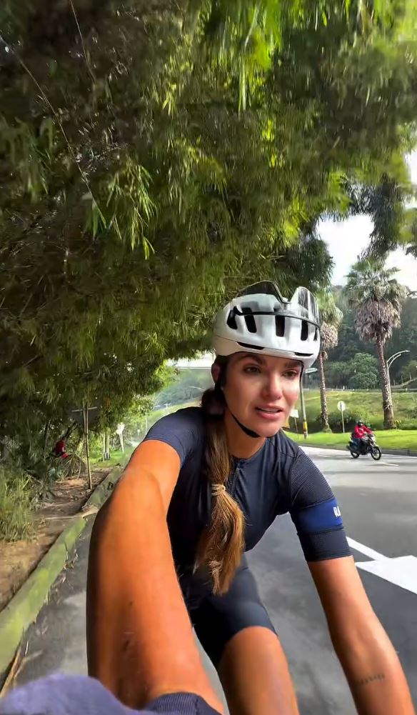 Rigoberto Urán arremetió contra los acosadores de ciclistas mujeres El mensaje de ‘Rigo’ ha sido aplaudido por miles de usuarios en redes sociales y ha puesto nuevamente sobre la mesa un tema urgente: el respeto y la seguridad de las mujeres en los espacios públicos.