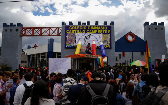Dejan firme condena contra rectora por caso de Sergio Urrego 1 Dejan firme condena contra rectora por caso de Sergio Urrego El alto tribunal desestimó la demanda de la rectora acusada de alterar y ocultar pruebas en el caso de la muerte del joven Sergio Urrego. Su condena sigue en firme.