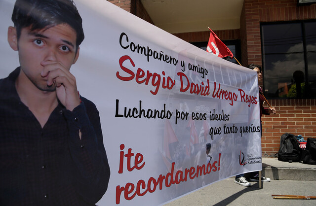 Dejan firme condena contra rectora por caso de Sergio Urrego 2 Dejan firme condena contra rectora por caso de Sergio Urrego El alto tribunal desestimó la demanda de la rectora acusada de alterar y ocultar pruebas en el caso de la muerte del joven Sergio Urrego. Su condena sigue en firme.