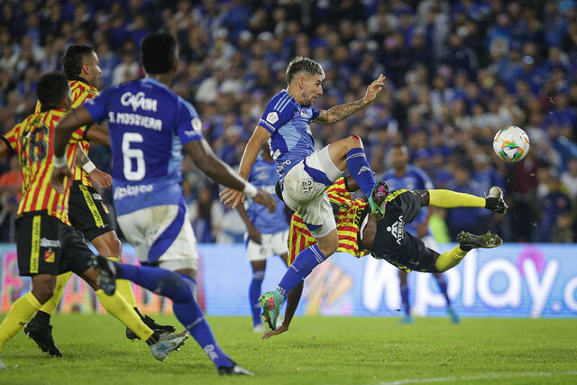 Millonarios empató con Pereira y con eso le bastó para sellar su paso a los cuadrangulares En su regreso a El Campín, Millonarios no pudo mantener su buena racha de victorias y tuvo que conformarse con un empate ante el Pereira. Así se desarrolló el juego.
