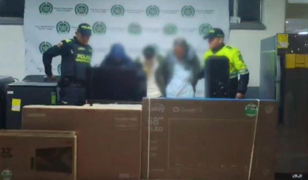 Tres capturados por estafar con comprobantes electrónicos falsos en Usme 10 Tres capturados por estafar con comprobantes electrónicos falsos en Usme