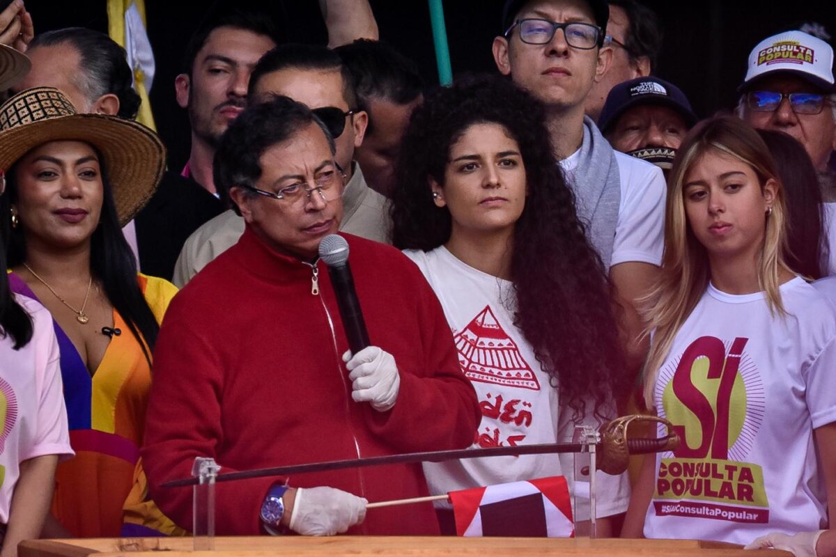 ¿Por qué Laura Sarabia no acompañó a Petro en las marchas del Día del Trabajo? 1 ¿Por qué Laura Sarabia no acompañó a Petro en las marchas del Día del Trabajo?