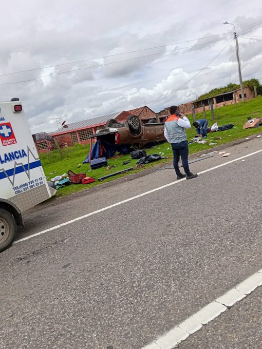 El ciclista profesional Jonathan Paredes falleció en trágico accidente de tránsito #Judiciales Las imágenes del siniestro son desgarradoras: la bicicleta quedó completamente destruida y el cuerpo del ciclista fue hallado sin signos vitales en el lugar del accidente.