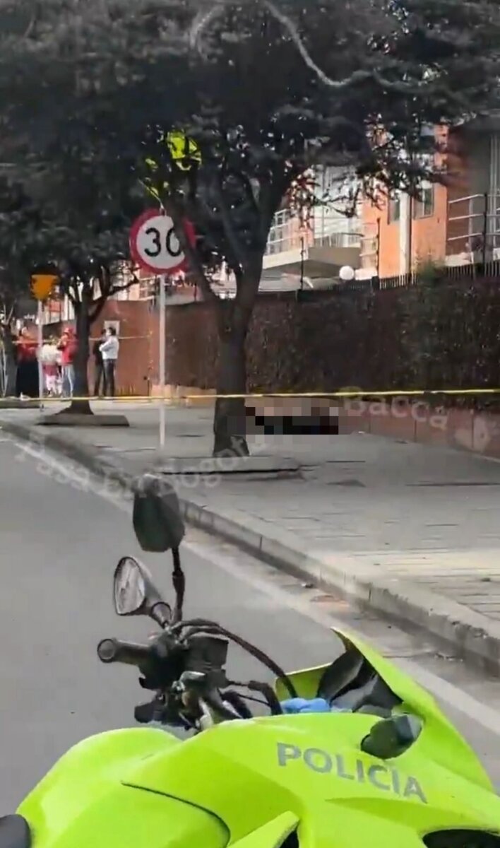 Última hora: reportan atentado sicarial en Usaquén 1 Última hora: reportan atentado sicarial en Usaquén Las causas del homicidio actualmente son materia de investigación por parte de las autoridades encargadas.