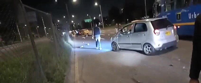 Familiares piden claridad en el grave accidente de Nikol Maya 3 Familiares piden claridad en el grave accidente de Nikol Maya El impacto fue tan fuerte que Nikol terminó con graves lesiones en todo su lado izquierdo: mandíbula fracturada, pérdida de dientes, fracturas en el pómulo, entre otras.