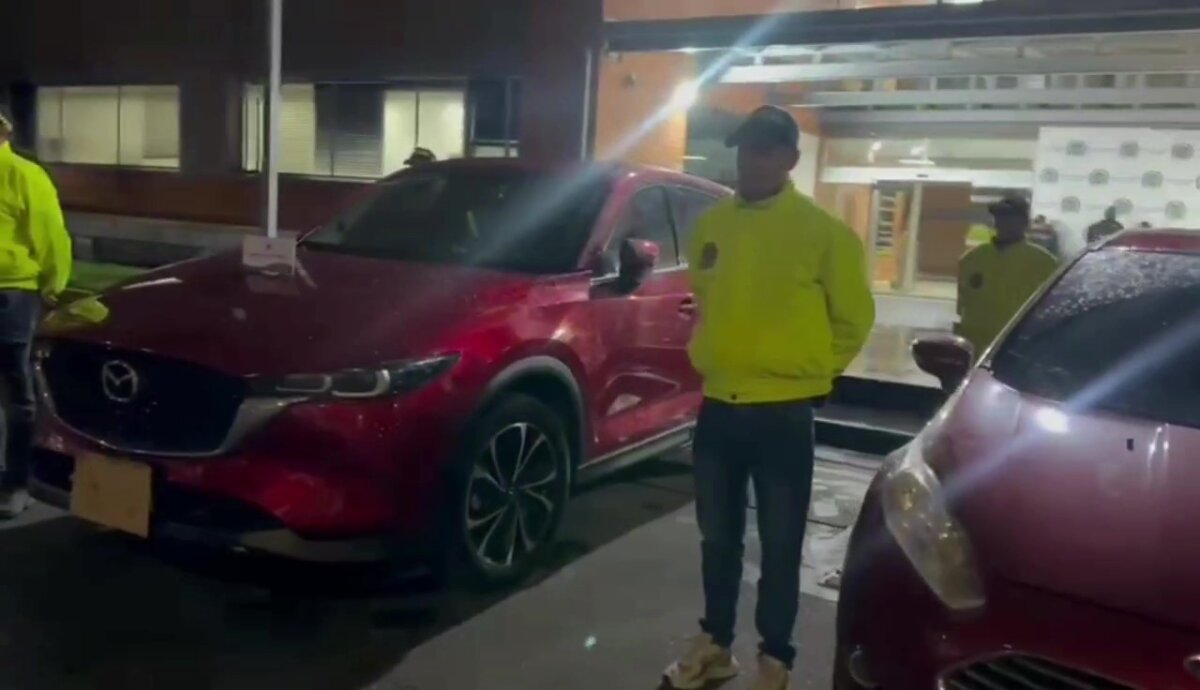 Cayeron 4 presuntos ladrones de carros en Puente Aranda