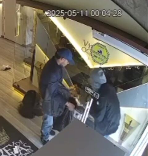 El 'Rey de las extensiones' denunció millonario atraco en su local en Bogotá 1 El 'Rey de las extensiones' denunció millonario atraco en su local en Bogotá
