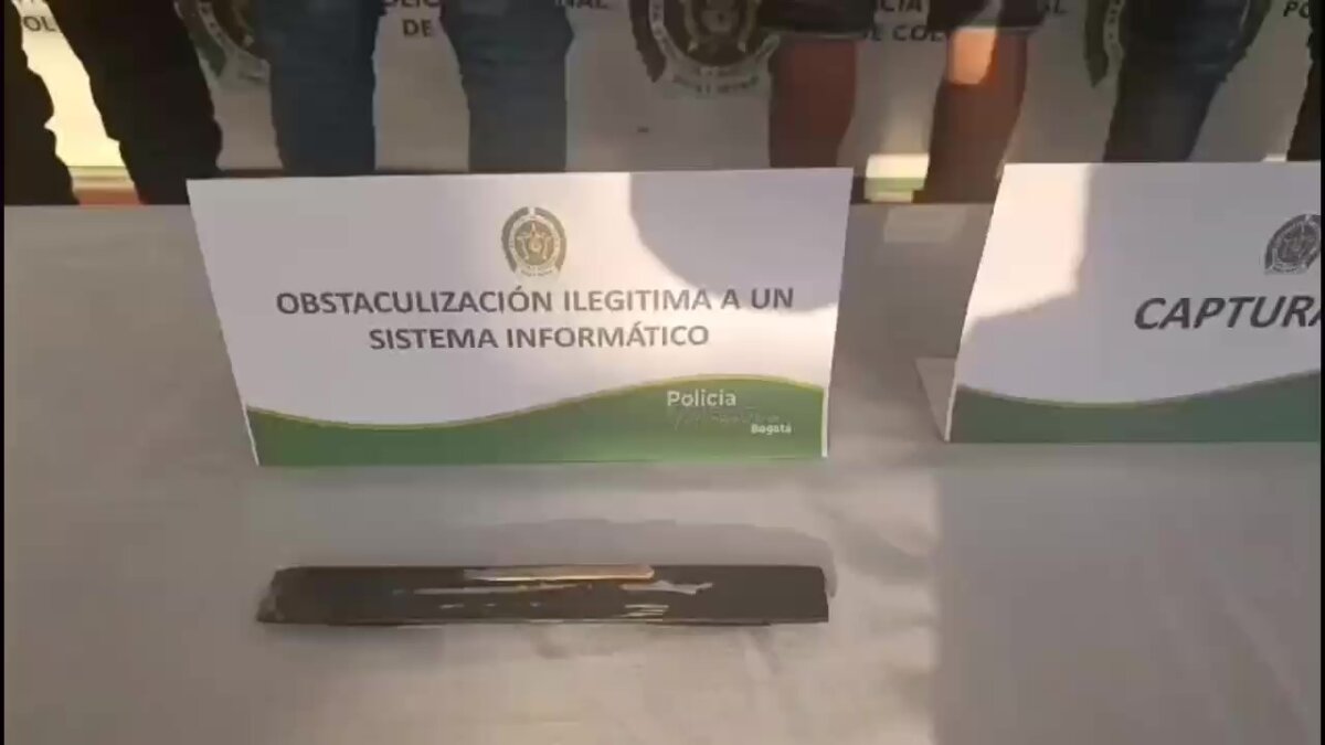 Cayeron 'Los Retenedores', modificaban cajeros para robar dinero en Chapinero 1 Cayeron 'Los Retenedores', modificaban cajeros para robar dinero en Chapinero