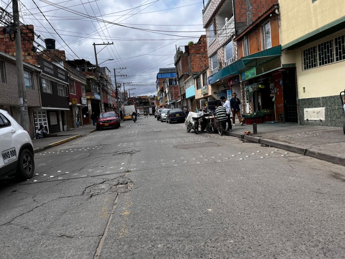 Asesinan a bala a una joven dentro de una droguería en Britalia Un hombre entró a una droguería y disparó un arma contra una joven que estaba en el lugar y tras cometer el crimen salió corriendo.