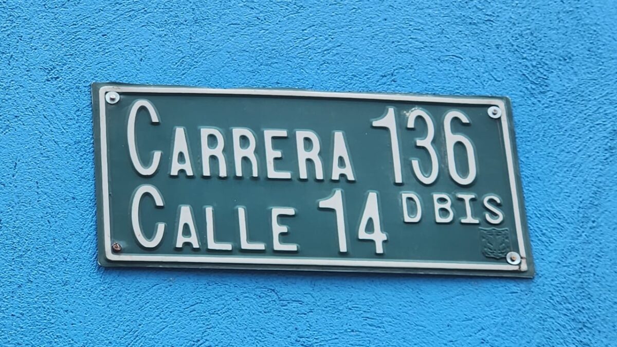 Fontibón: mató a un hombre en el barrio Casandra y se lanzó al Río Bogotá para escapar de la Policía 2 Fontibón: mató a un hombre en el barrio Casandra y se lanzó al Río Bogotá para escapar de la Policía Pese a su osado intento de escapar por las contaminadas aguas del río Bogotá, la Policía logró capturarlo. Así ocurrió el hecho en Fontibón.