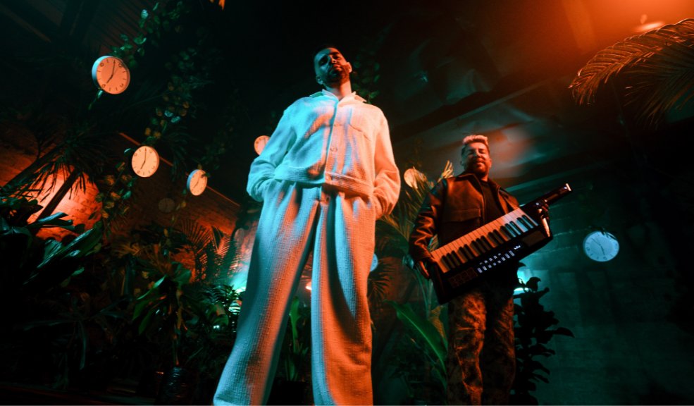 Alkilados se reinventó con su nuevo álbum 'Koa' El nuevo álbum de Alkilados cuenta con 13 canciones que exploran sonidos contemporáneos y atrevido.