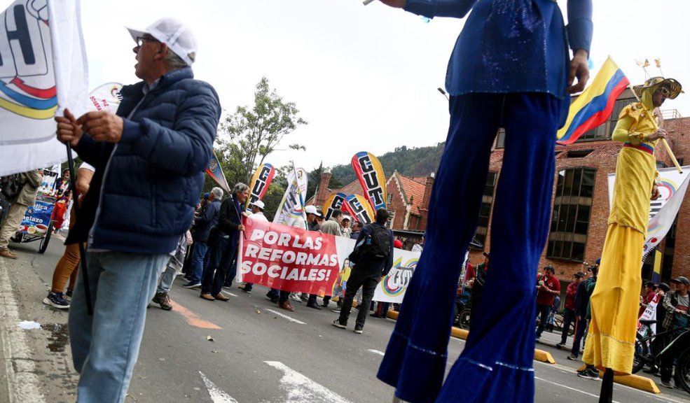 EN VIVO| Así avanzan las manifestaciones 3 EN VIVO| Así avanzan las manifestaciones Según la Secretaría de Seguridad, el día de ayer se registraron 16 eventos de movilización, incluyendo una multitudinaria marcha pacífica que reunió a más de 4.000 personas.