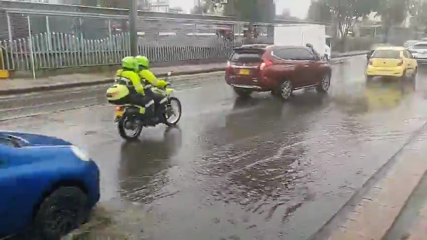 Caos en la movilidad por lluvias en Bogotá 1 Caos en la movilidad por lluvias en Bogotá