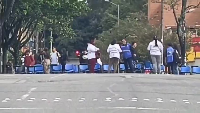 Protestas cerca al Colegio Mayor de Cundinamarca afectan la movilidad