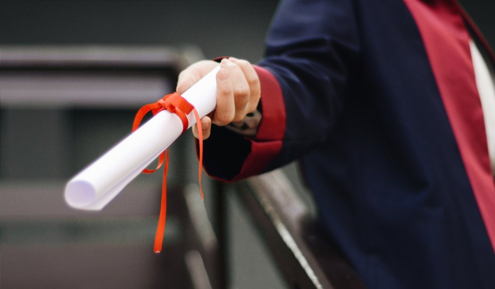 Bogotá abre oportunidades internacionales en becas y financiamiento para jóvenes Esta semana, las convocatorias están enfocadas en jóvenes, mujeres y emprendedores que lideran proyectos con alto potencial transformador, especialmente aquellos vinculados a soluciones sociales, ambientales, tecnológicas y sostenibles.