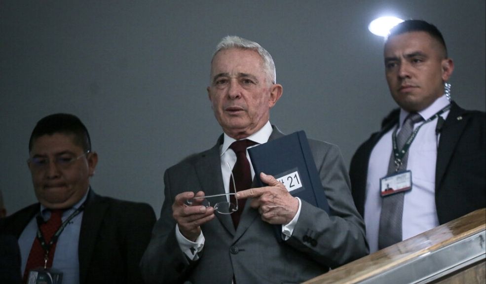 Alvaro-Uribe-denuncia-un-presunto-plan-para-atentar-contra-su-vida