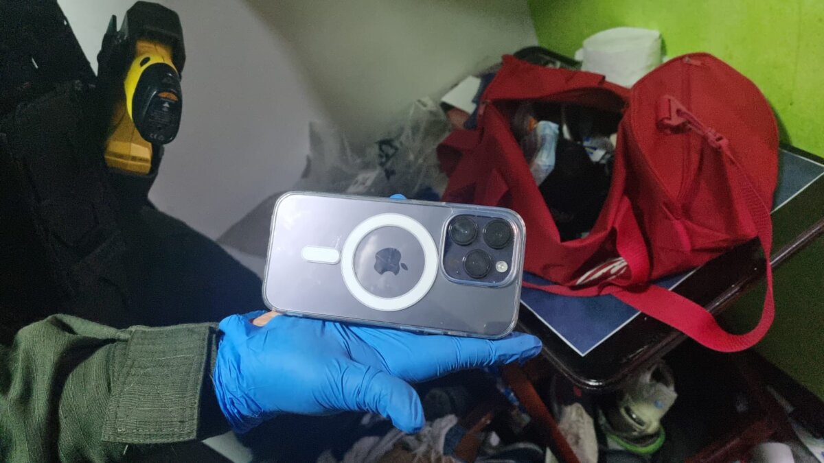 Tenían un call center criminal en la cárcel La Picota de Bogotá Dentro del pabellón 6 del centro carcelario La Picota operaba una red delictiva en la que algunos reclusos extorsionaban a personas mediante llamadas telefónicas.