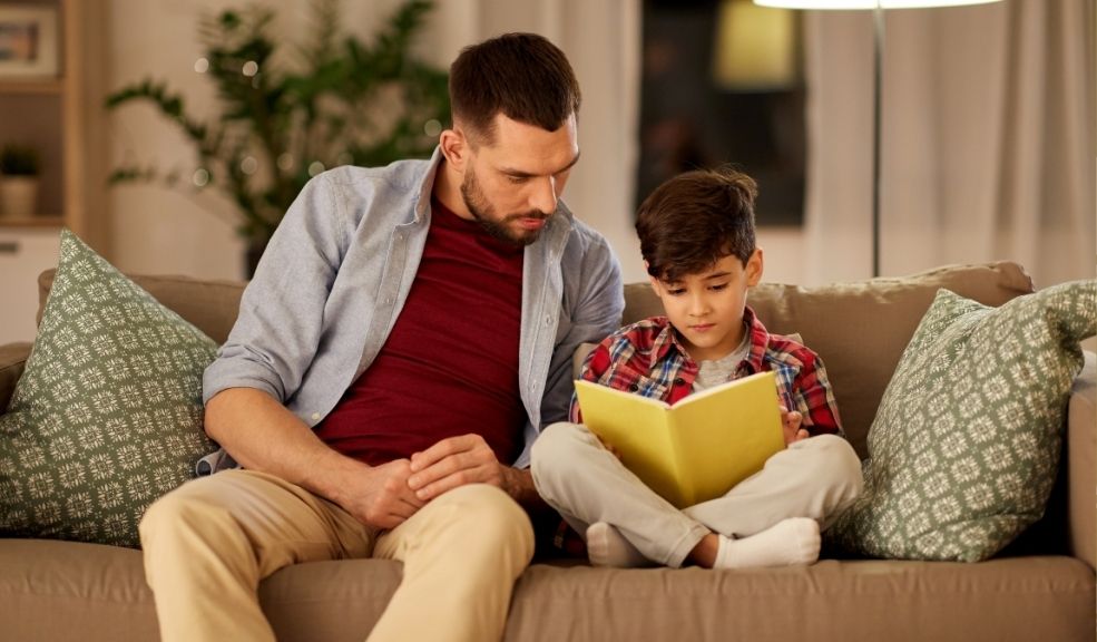 Celebre el Día del Padre con letras y juegos: BibloRed ofrece actividades gratuitas 1 Celebre el Día del Padre con letras y juegos: BibloRed ofrece actividades gratuitas Esta programación está diseñada para fortalecer los lazos familiares a través de la lectura, la escritura, la oralidad y la creatividad, en distintos espacios de la ciudad. Todas las actividades son gratuitas.