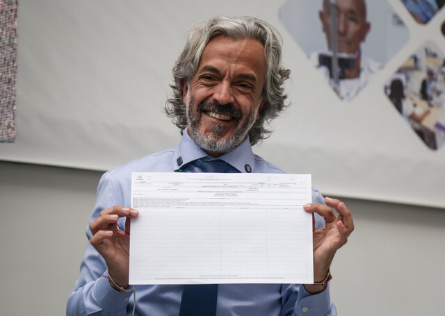 "Con Toda Por Colombia": Juan Daniel Oviedo se sumó a la carrera por la presidencia Tras la inscripción de su comité, Oviedo pondrá en marcha una gira por distintos territorios del país.