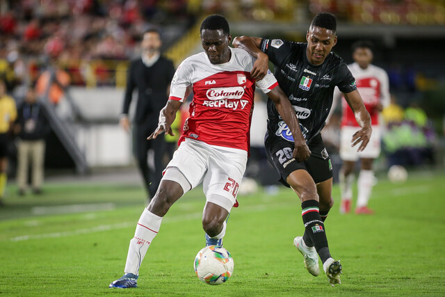 Santa Fe hizo la tarea: venció a Once Caldas, en El Campín, y definirá ante Millos su paso a la final 2 Santa Fe hizo la tarea: venció a Once Caldas, en El Campín, y definirá ante Millos su paso a la final Un gol de penal de Hugo Rodallega fue suficiente para que Santa Fe venciera a Once Caldas y quedara a un paso de la gran final.