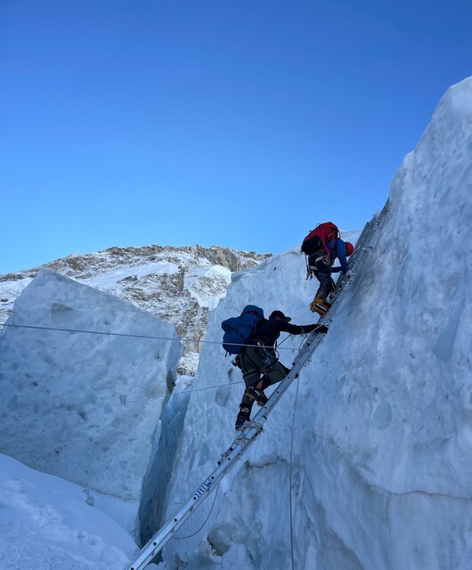 Entrevista con la bogotana que coronó las 7 cumbres más altas del mundo, entre estas el Everest 2 Entrevista con la bogotana que coronó las 7 cumbres más altas del mundo, entre estas el Everest La deportista bogotana contó cómo fue su preparación para llegar a la cima de las montañas más altas del mundo —siendo la primera compatriota en lograrlo— y por qué eligió el Everest como su último gran reto.